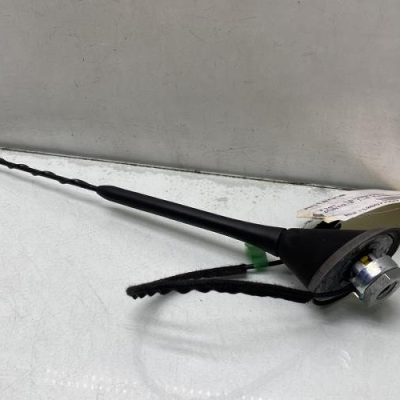 Antenne FIAT PUNTO 3 Photo n°1