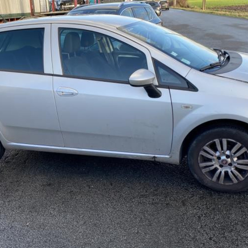 Antenne FIAT PUNTO 3 Photo n°10