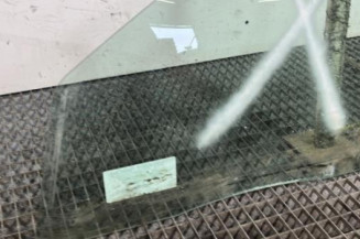 Vitre avant gauche FORD MONDEO 2