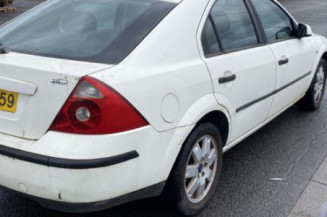 Vitre avant gauche FORD MONDEO 2