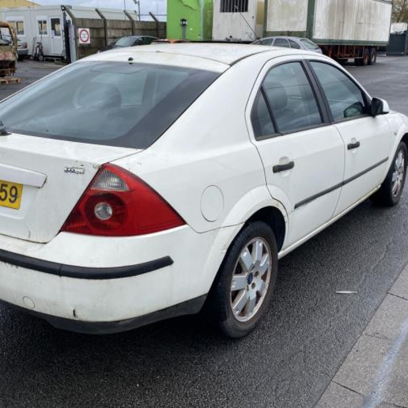 Vitre avant gauche FORD MONDEO 2 Photo n°7