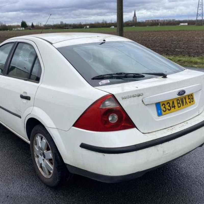 Vitre avant gauche FORD MONDEO 2 Photo n°8