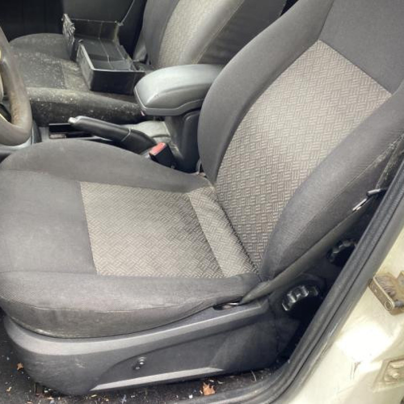 Vitre avant gauche FORD MONDEO 2 Photo n°16