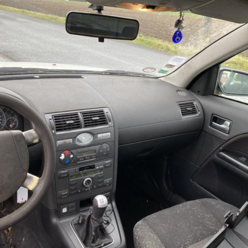 Vitre avant gauche FORD MONDEO 2 Photo n°19