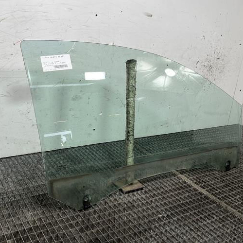 Vitre avant droit RENAULT CLIO 3 Photo n°3