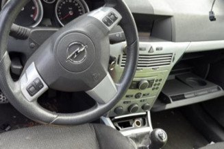 Optique avant principal gauche (feux)(phare) OPEL ASTRA H