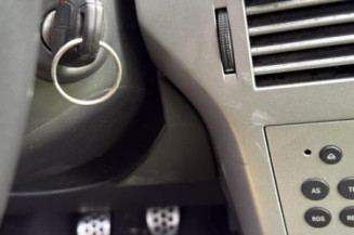 Optique avant principal gauche (feux)(phare) OPEL ASTRA H