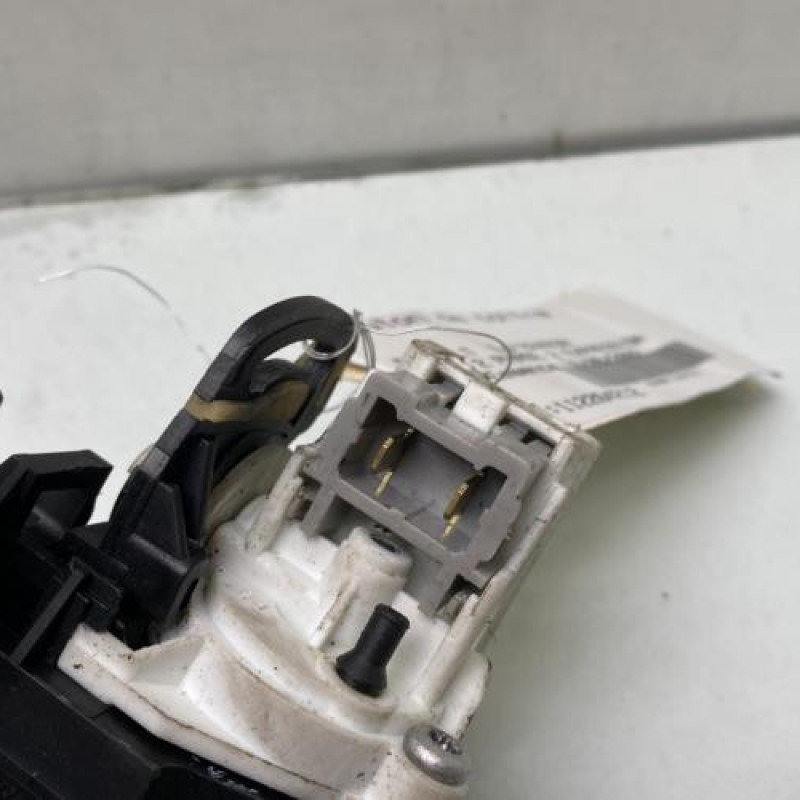 Bouton de coffre RENAULT CLIO 2 Photo n°3