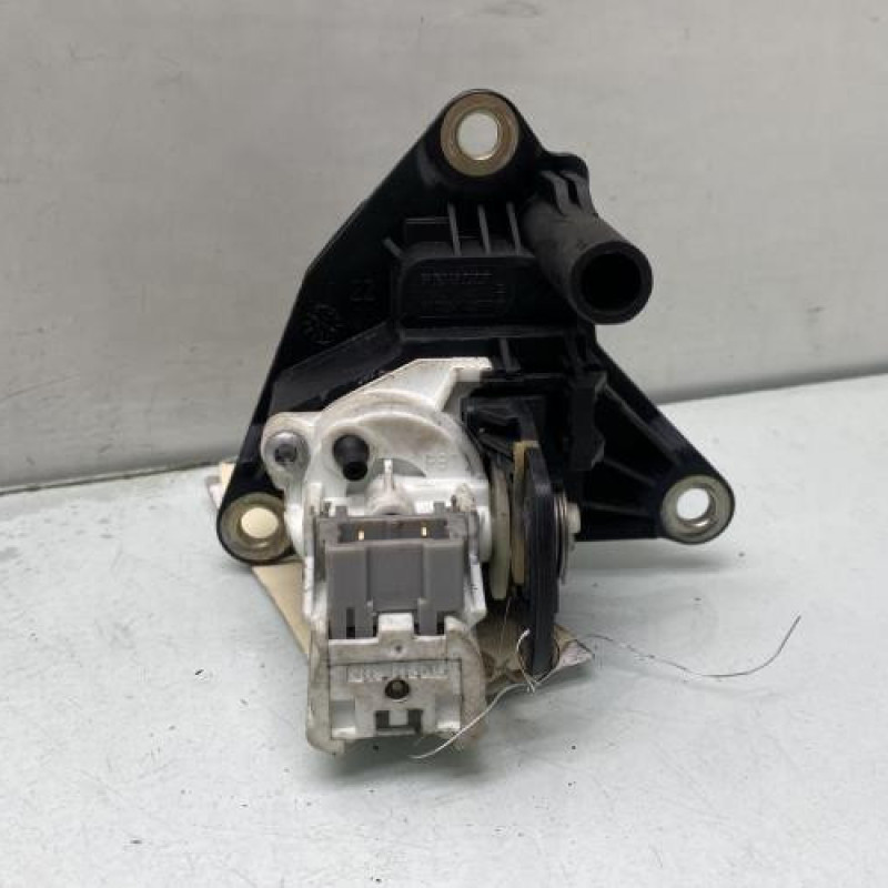 Bouton de coffre RENAULT CLIO 2 Photo n°5