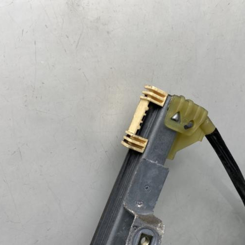 Leve vitre electrique avant gauche RENAULT CLIO 2 Photo n°2