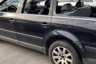 Retroviseur gauche VOLKSWAGEN PASSAT 4