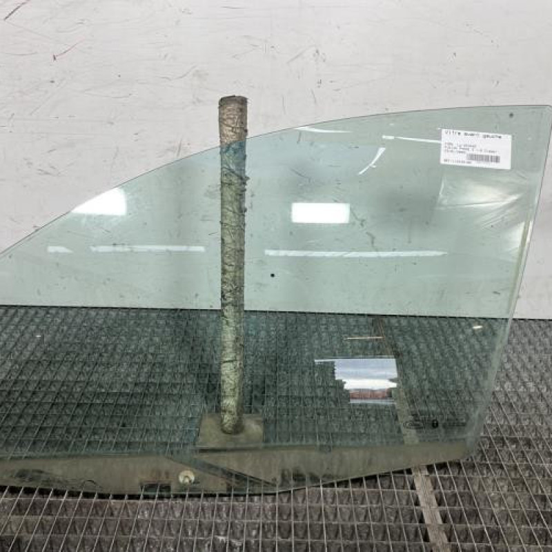 Vitre avant gauche FORD FUSION Photo n°1