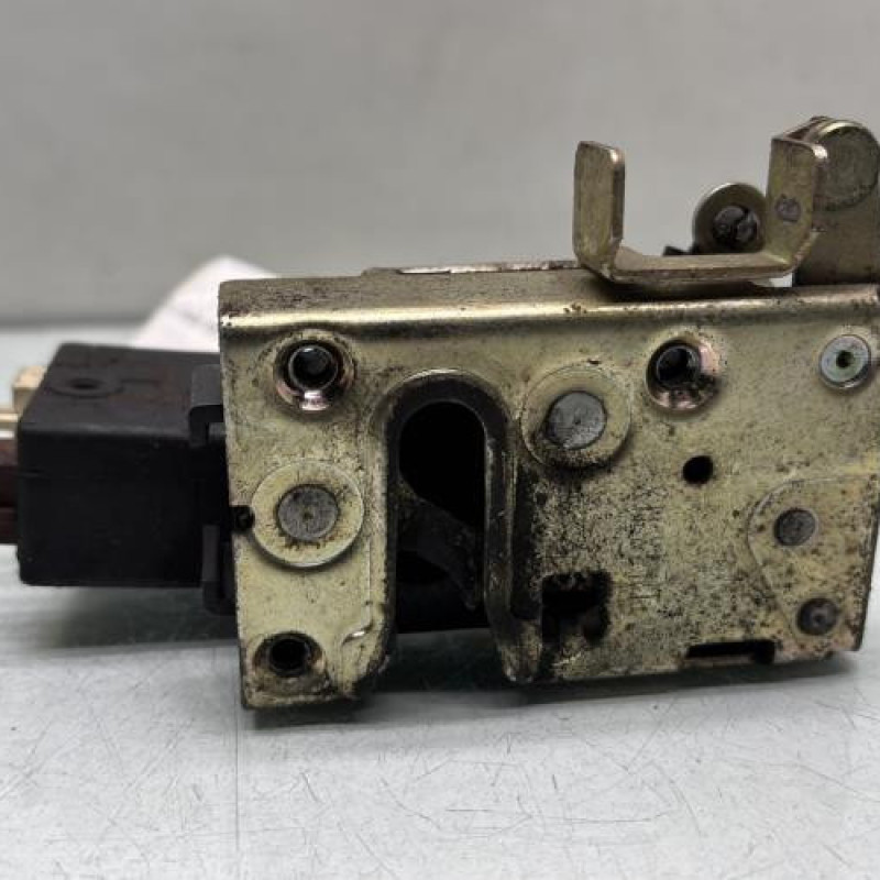 Serrure avant gauche CITROEN SAXO Photo n°1