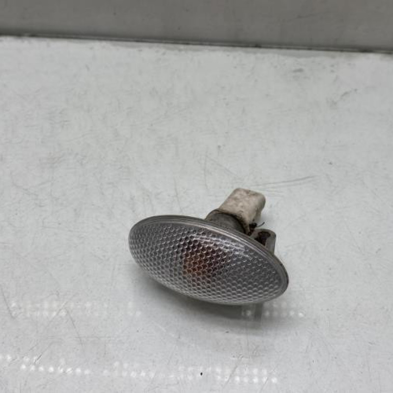 Repetiteur clignotant avant gauche (Feux) PEUGEOT 607 Photo n°2