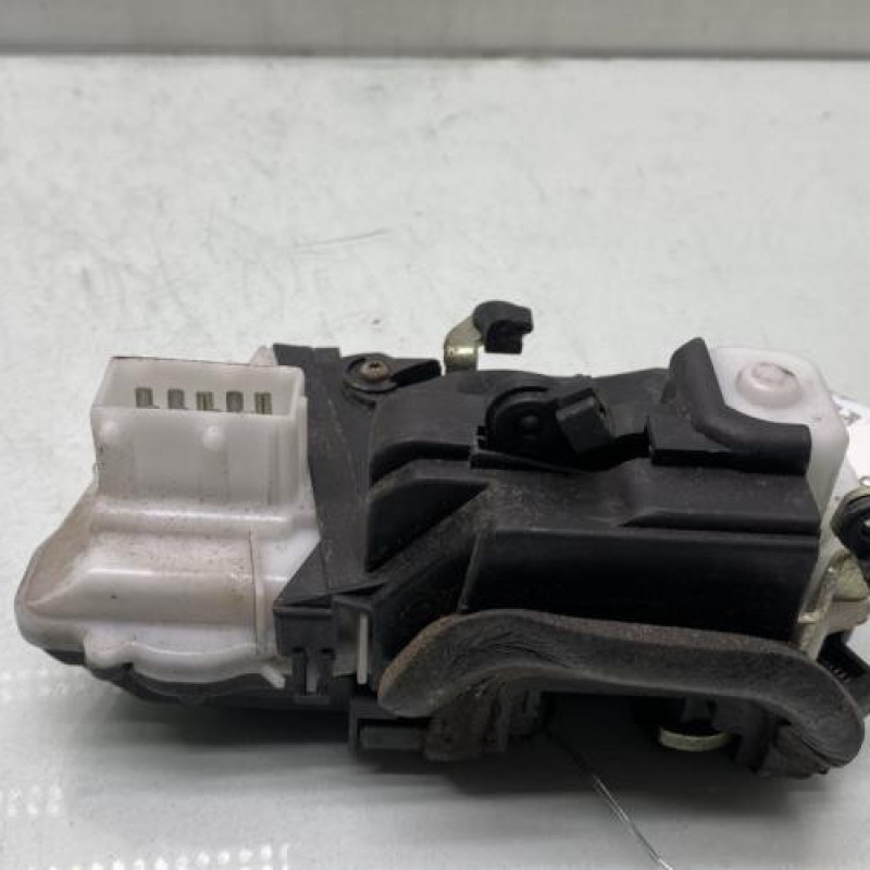 Serrure avant gauche PEUGEOT 607 Photo n°4