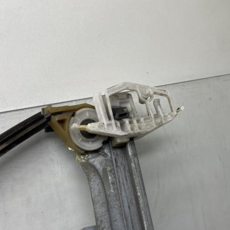 Leve vitre electrique avant gauche CITROEN XSARA PICASSO Photo n°3