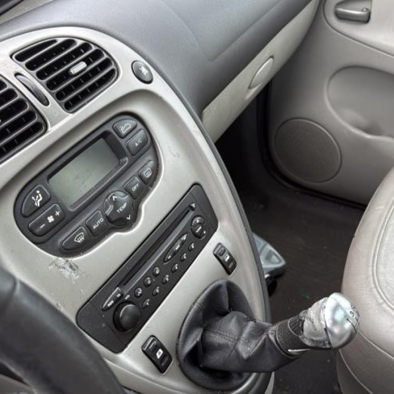 Leve vitre electrique avant gauche CITROEN XSARA PICASSO Photo n°19