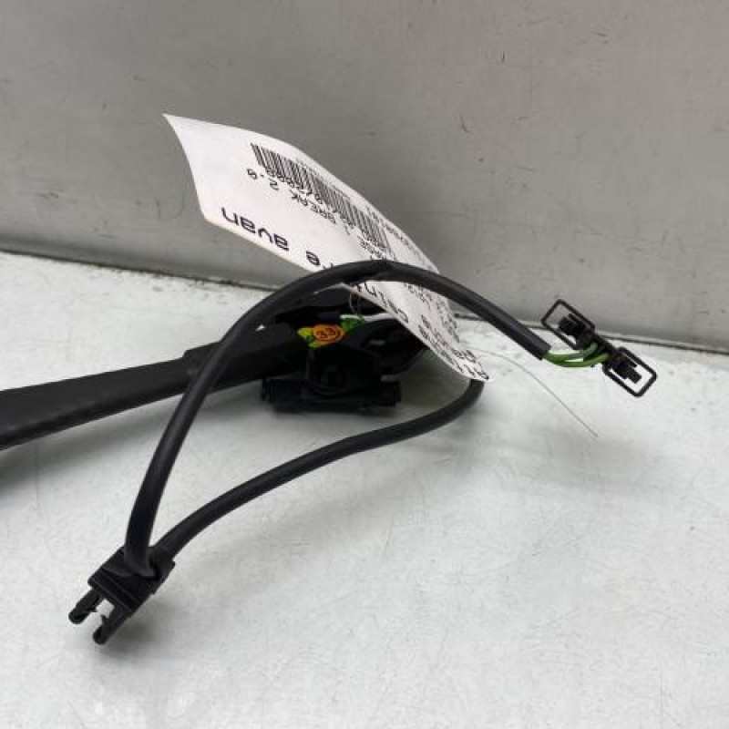 Attache ceinture avant gauche AUDI A4 3 Photo n°3