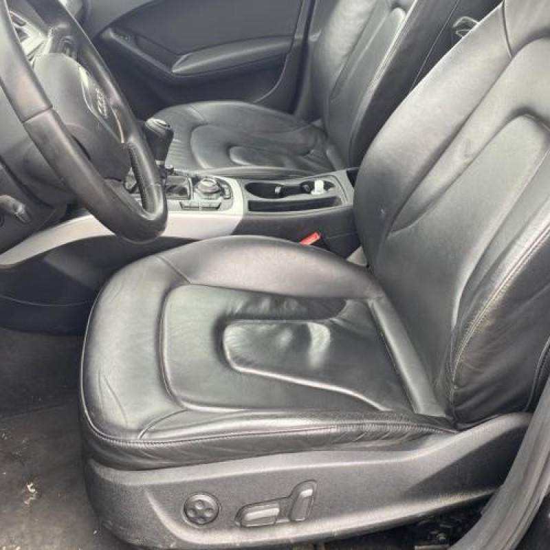 Attache ceinture avant gauche AUDI A4 3 Photo n°14