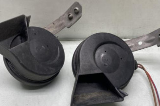 Avertisseur/Klaxon AUDI A4 3 Photo n°1