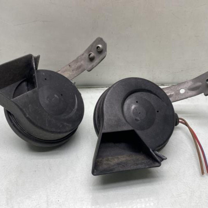 Avertisseur/Klaxon AUDI A4 3 Photo n°1