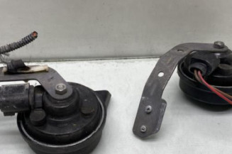 Avertisseur/Klaxon AUDI A4 3