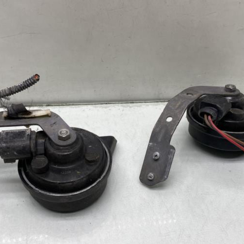 Avertisseur/Klaxon AUDI A4 3 Photo n°2