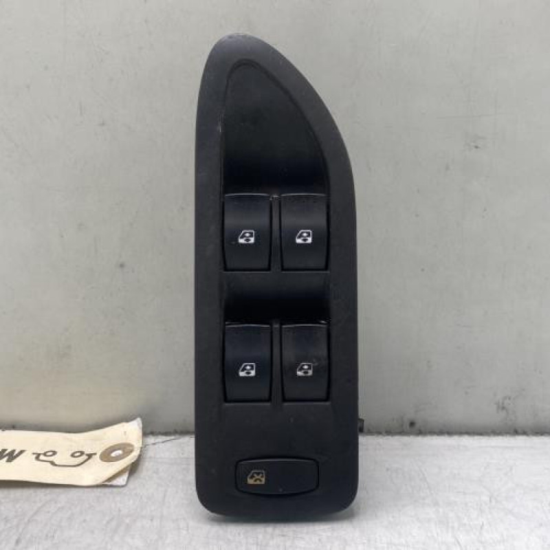 Interrupteur de leve vitre avant gauche RENAULT VEL SATIS Photo n°1