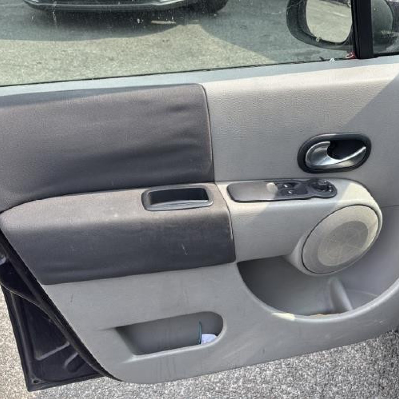 Pare choc arriere RENAULT MODUS Photo n°15