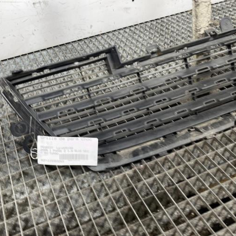 Grille de pare choc PEUGEOT 2008 1 Photo n°2