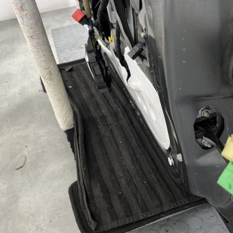 Porte avant gauche CITROEN DS3 Photo n°3