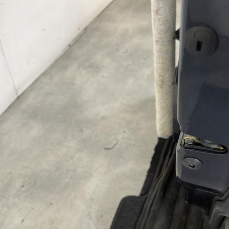 Porte avant droit VOLKSWAGEN GOLF 5 Photo n°4