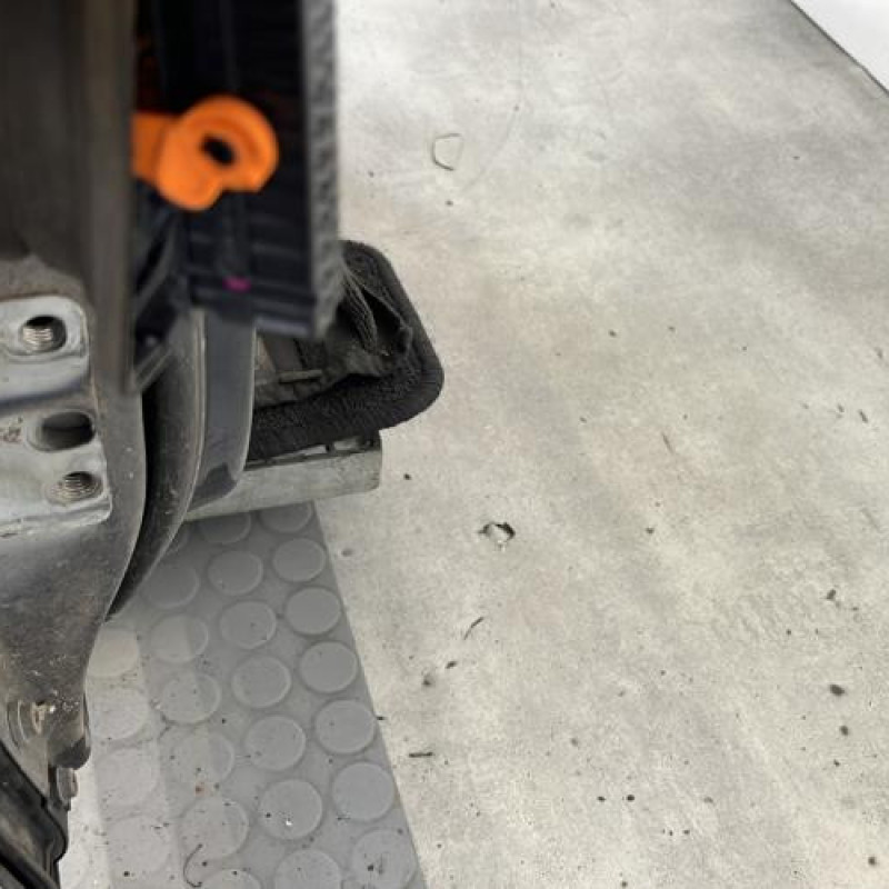 Porte avant droit VOLKSWAGEN GOLF 5 Photo n°6