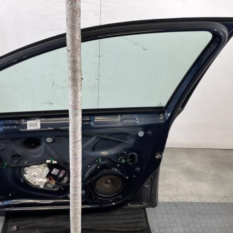 Porte avant droit VOLKSWAGEN GOLF 5 Photo n°7