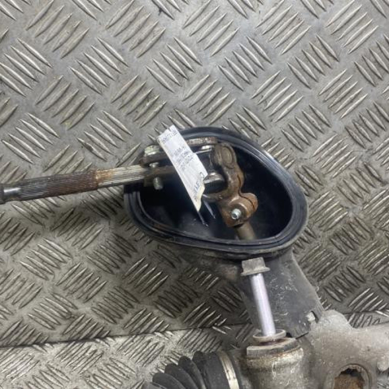 Cremaillere assistee TOYOTA YARIS 2 Photo n°3