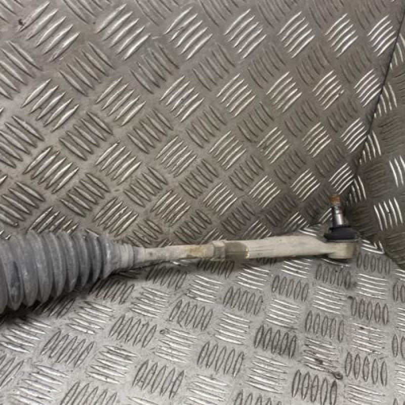 Cremaillere assistee TOYOTA YARIS 2 Photo n°6