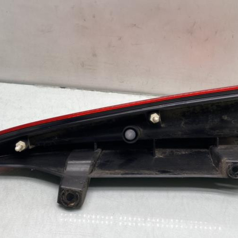 Enjoliveur de feu arriere droit RENAULT KANGOO 2 Photo n°2