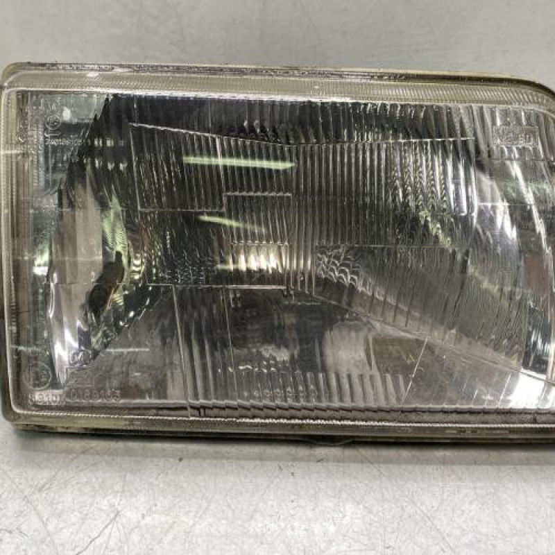 Optique avant principal droit (feux)(phare) PEUGEOT 205 Photo n°1