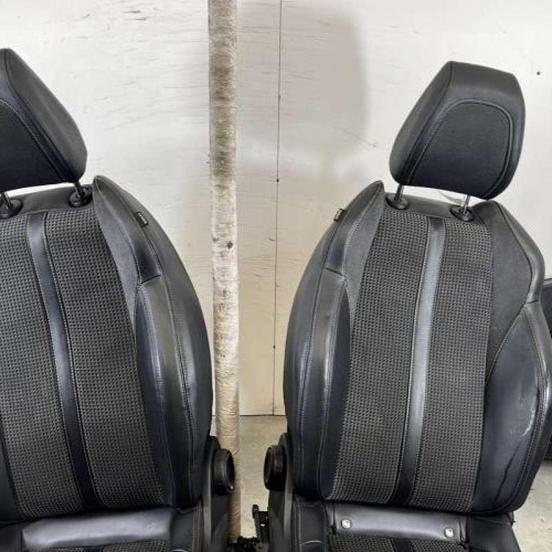 Interieur complet PEUGEOT 208 2 Photo n°3