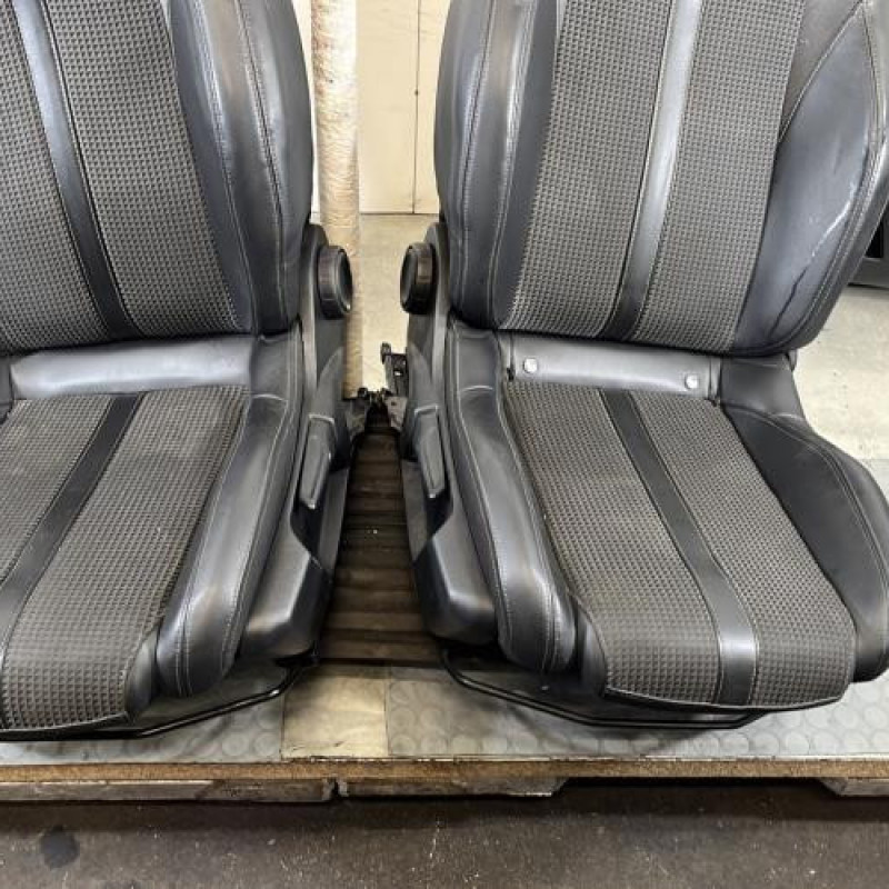 Interieur complet PEUGEOT 208 2 Photo n°4