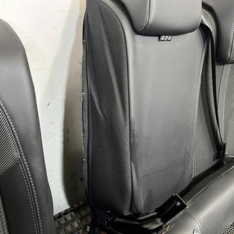 Interieur complet PEUGEOT 208 2 Photo n°12