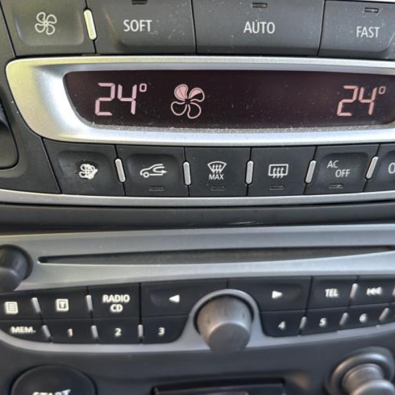 Boitier USM  RENAULT MEGANE 3 Photo n°17