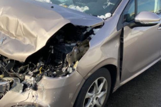 Anti brouillard droit (feux) PEUGEOT 208 1