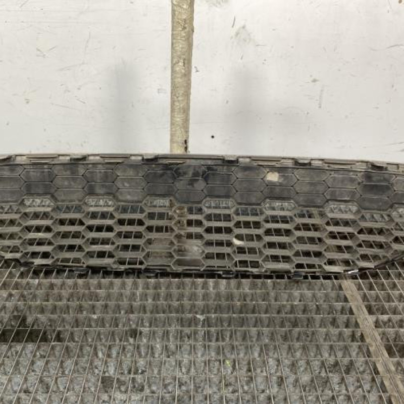 Grille de pare choc FORD FIESTA 6 Photo n°4