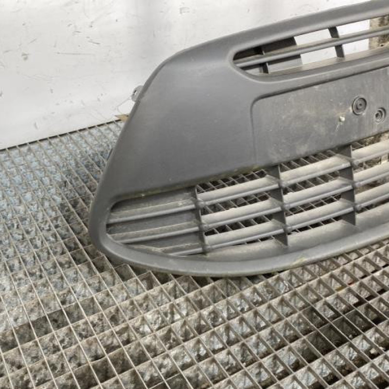 Grille de pare choc FORD KA 2 Photo n°2