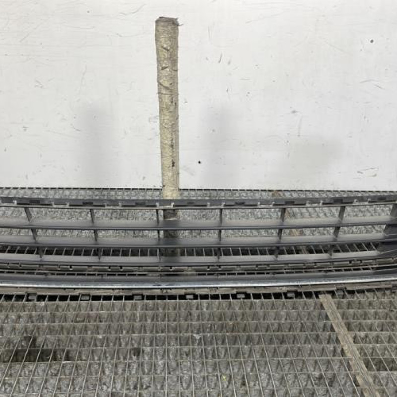 Grille de pare choc VOLKSWAGEN GOLF 7 Photo n°1
