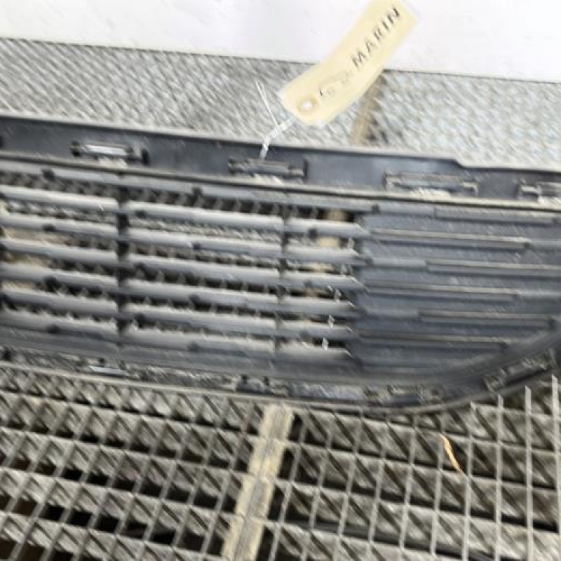 Grille de pare choc RENAULT TWINGO 3 Photo n°3