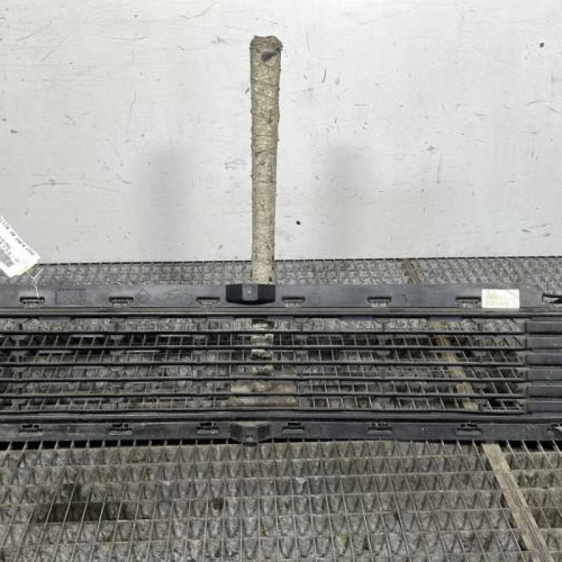 Grille de pare choc RENAULT TWINGO 3 Photo n°4