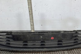 Grille de pare choc RENAULT CLIO 4 Photo n°1