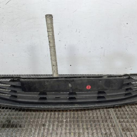 Grille de pare choc RENAULT CLIO 4 Photo n°1